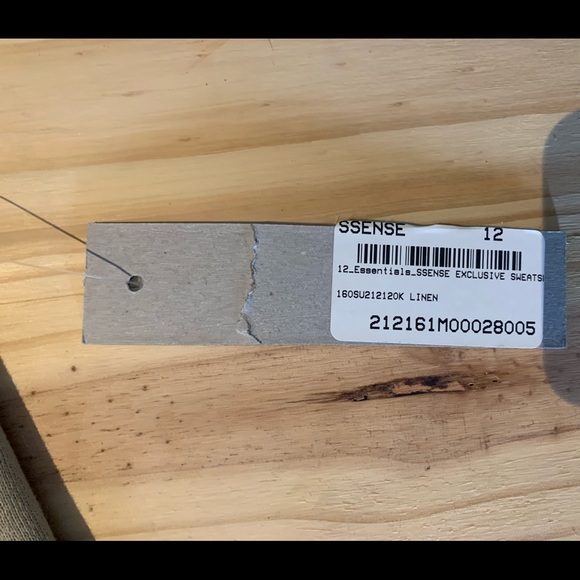 ESSENTIALS oversize shorts - Picture 3 of 5